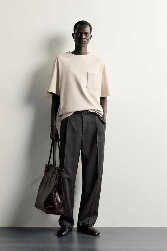 تيشرت بقصة مريحة وجيب - رمل by Zara - Image 0