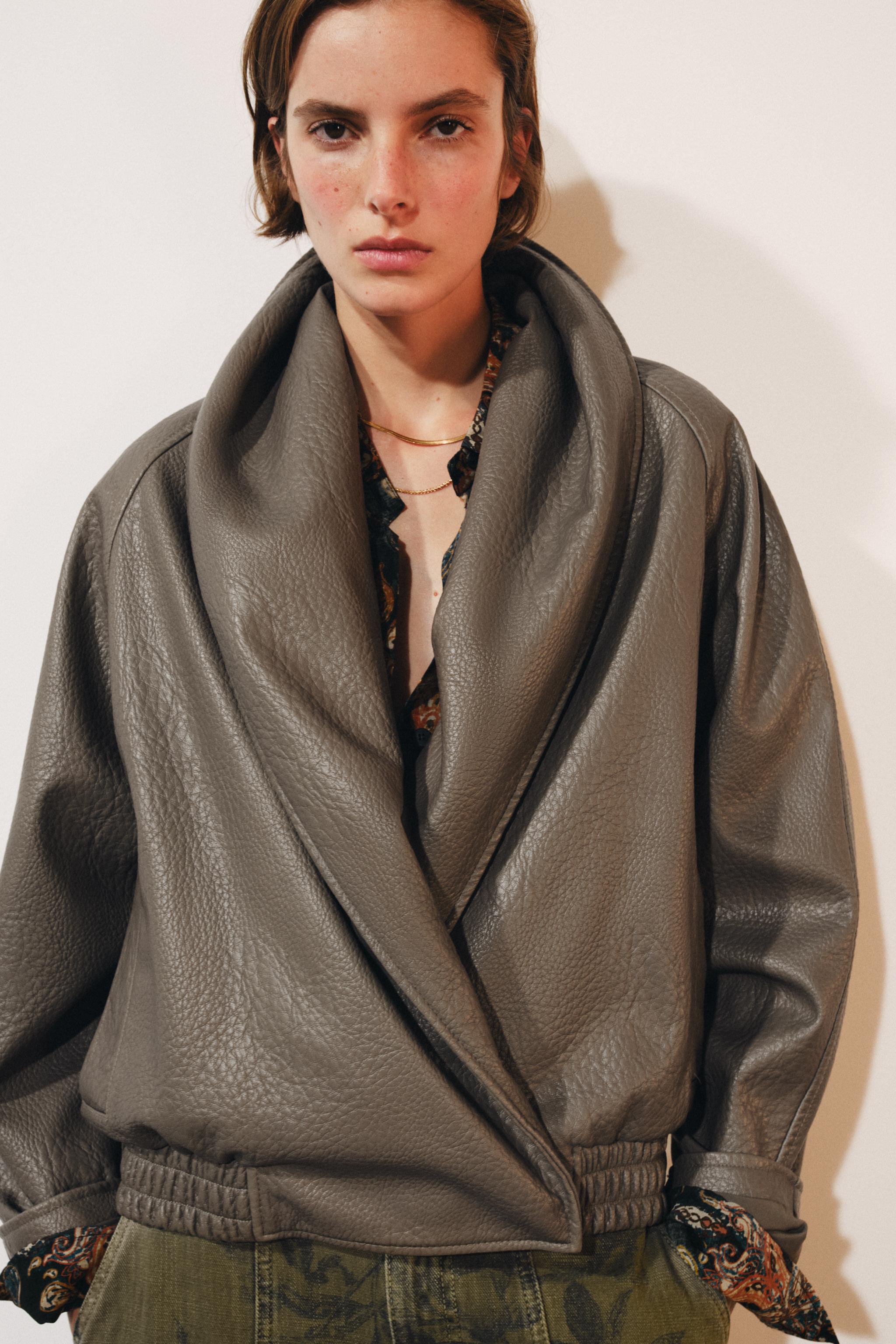 Женские куртки Zara ZW COLLECTION FAUX LEATHER DOUBLE-BREASTED JACKET — фото 2
