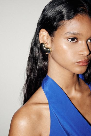 BOUCLES D'OREILLES MÉTALLIQUES CŒUR - Doré de Zara - Image 1