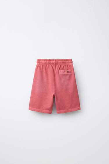 ENSEMBLE T-SHIRT ET SHORT À INSCRIPTION - Rouge de Zara - Image 4