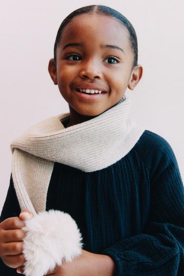 KNITTED POMPOM SCARF - Sand by Zara