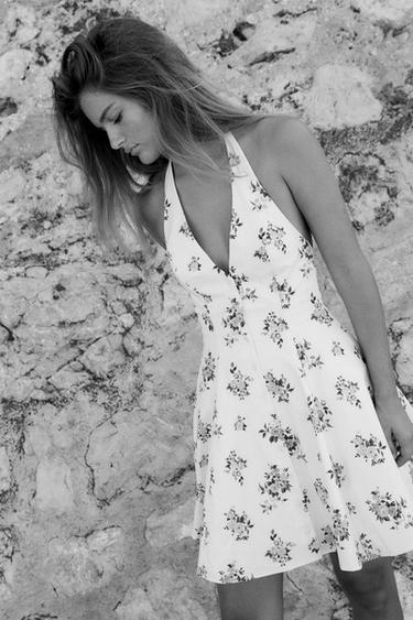 ROBE COURTE HALTER À IMPRIMÉ FLEURS - écru/jaune de Zara - Image 2