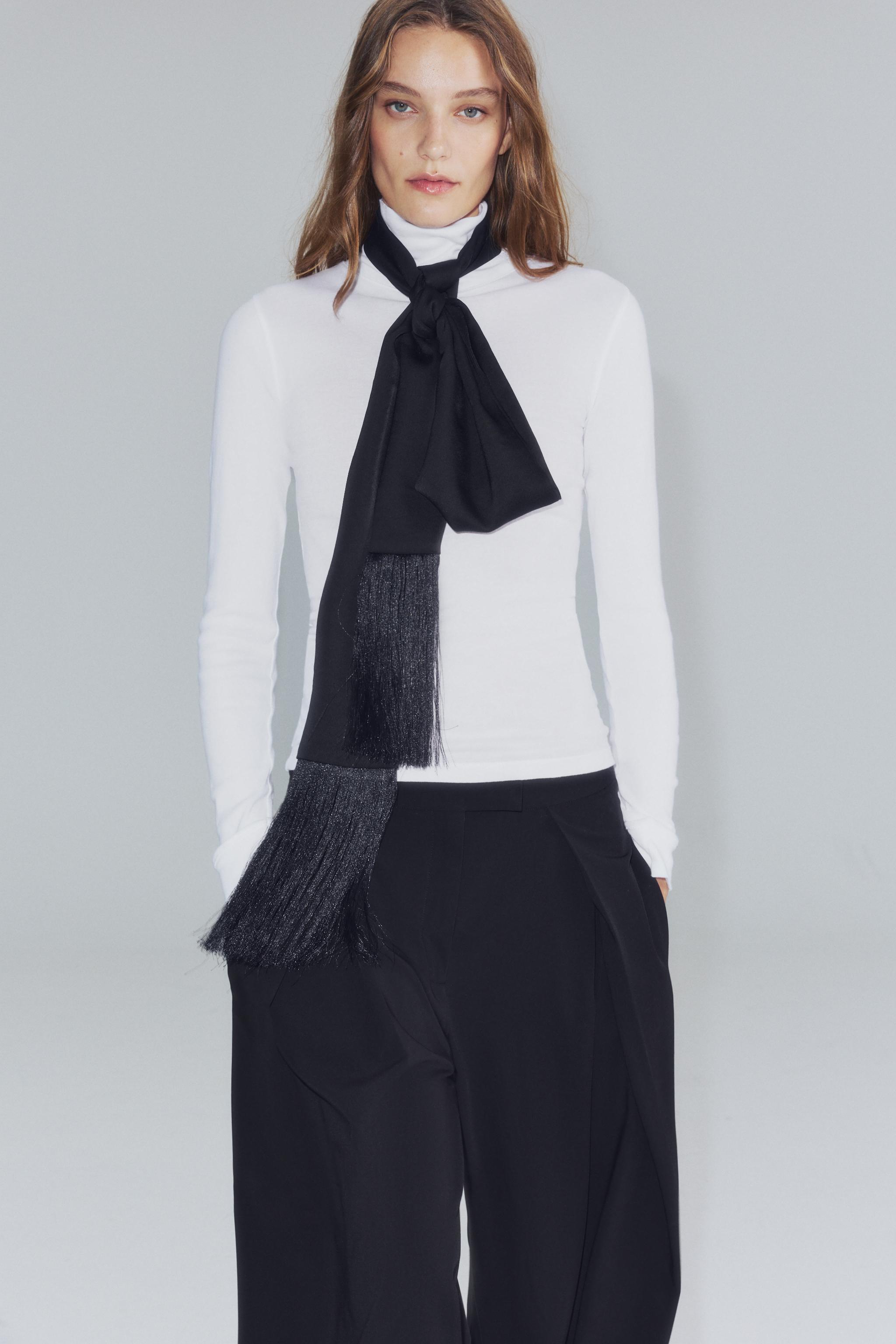FOULARD À IMPRIMÉ CRAVATE FRANGES