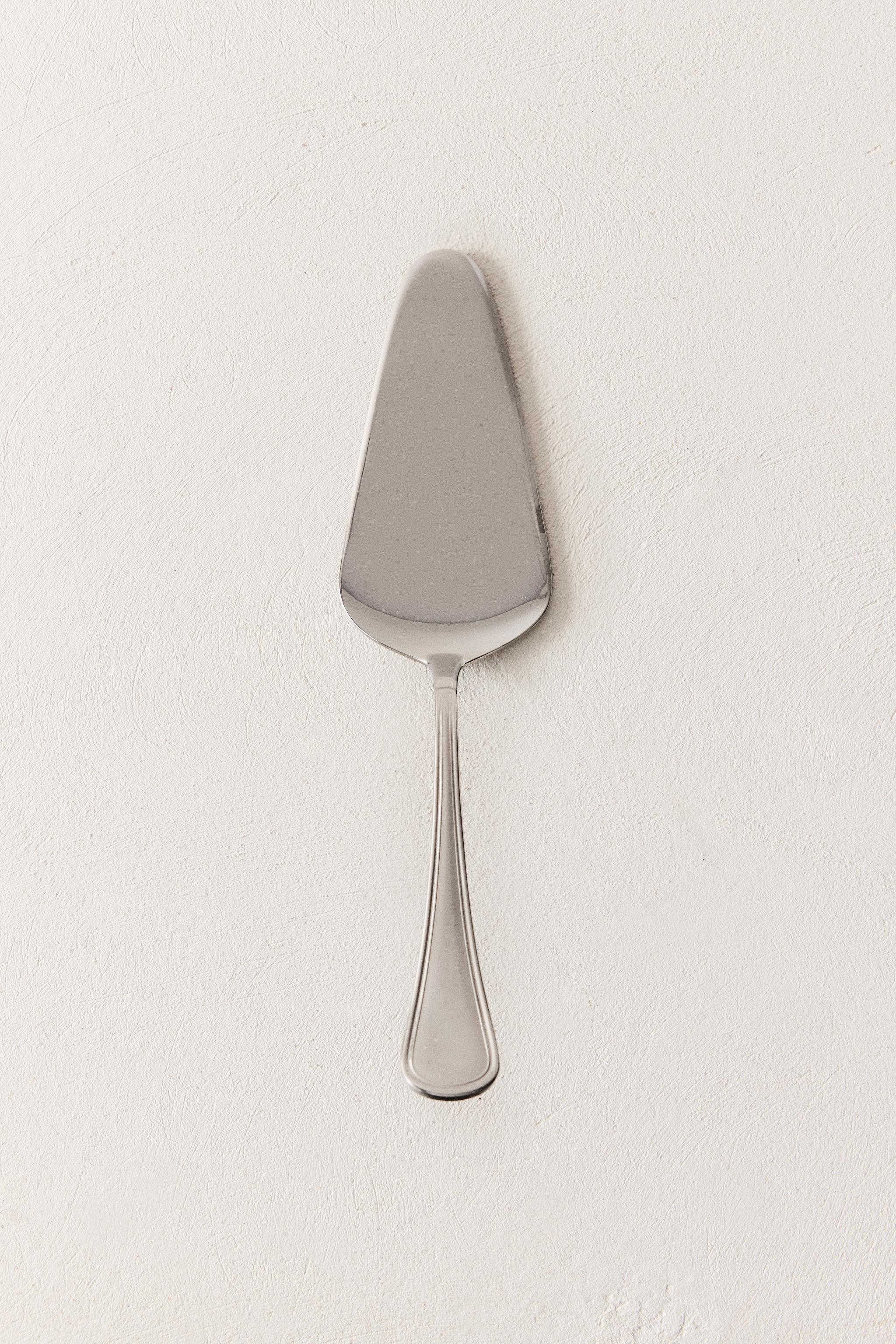 SHINY STEEL CAKE SERVER