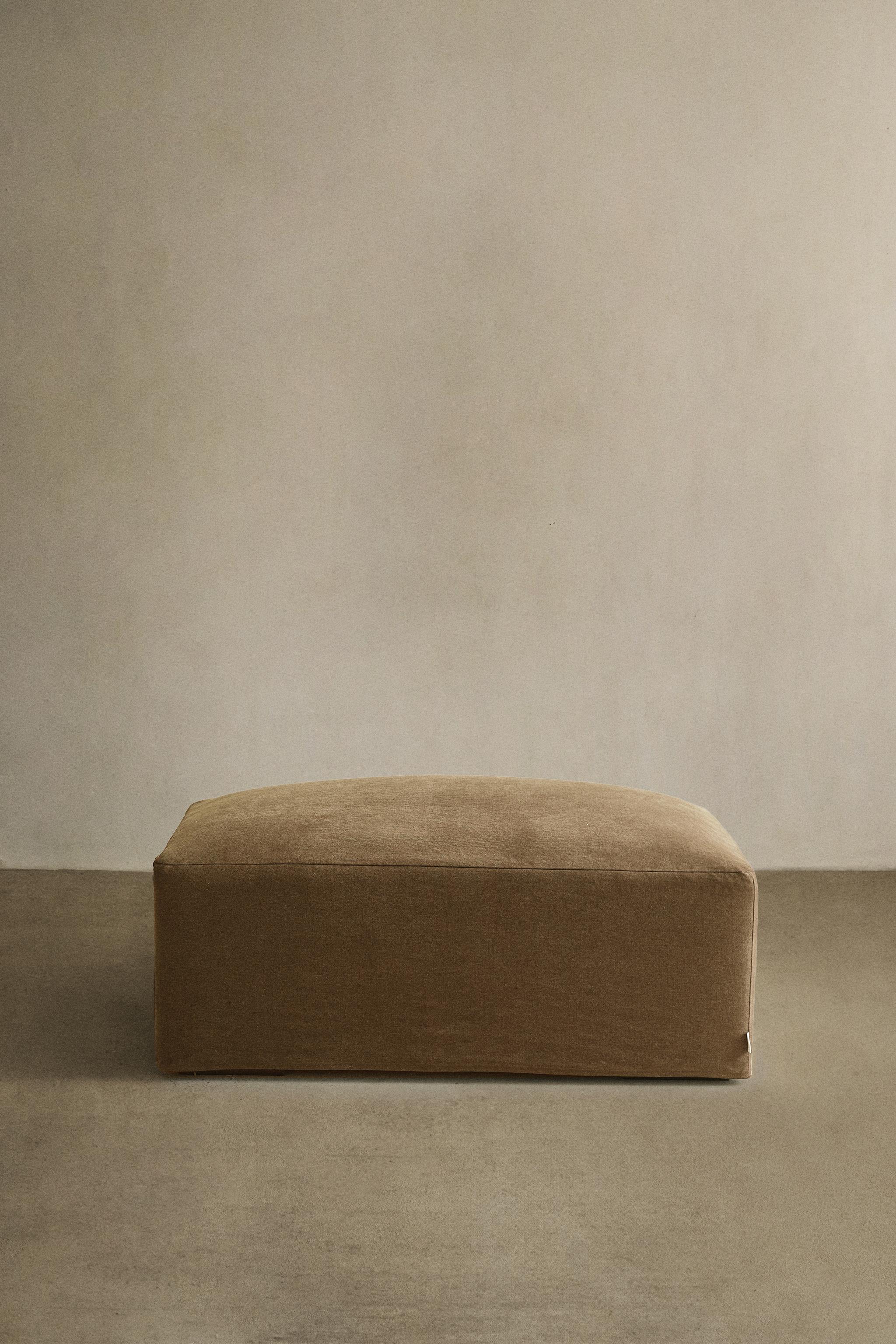 FOOTSTOOL WITH REMOVABLE WASHED LINEN COVER — Brick