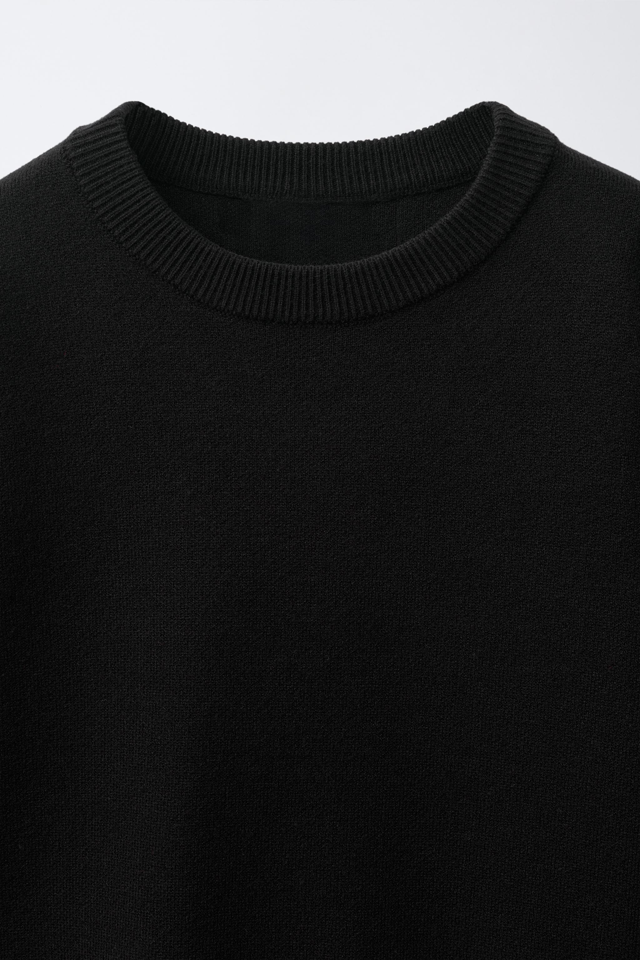 KNIT SWEATER