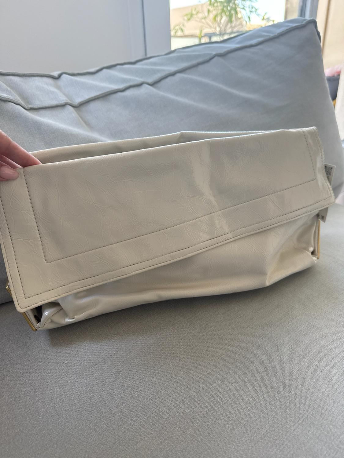 METAL DETAIL CLUTCH - Image 2