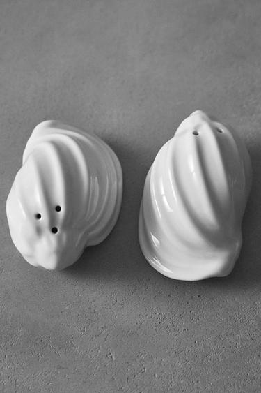 CONCH SHELL SALT AND PEPPER SHAKER SET - White by Zara - Image 6