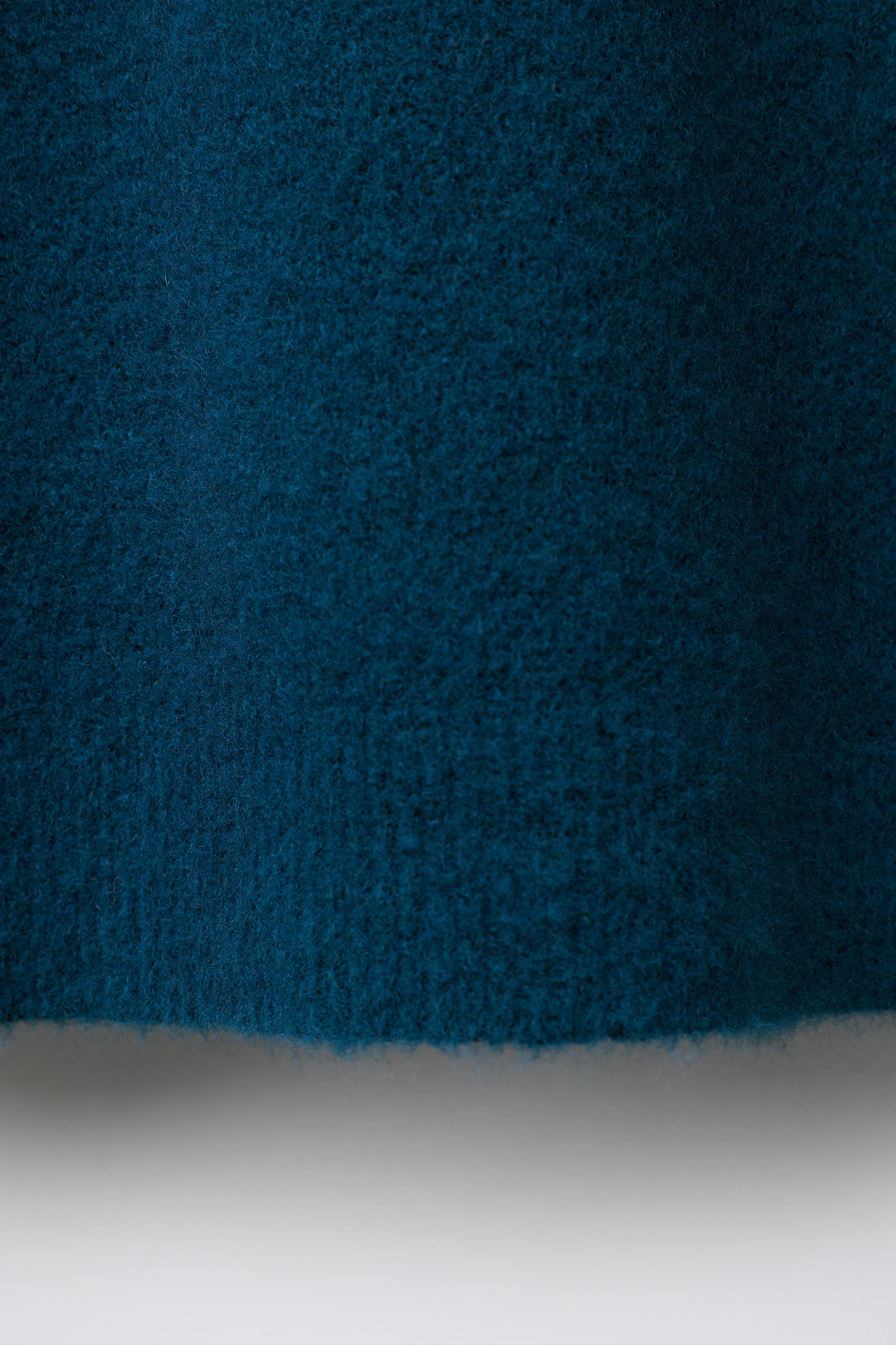 SOFT WOOL KNIT SWEATER