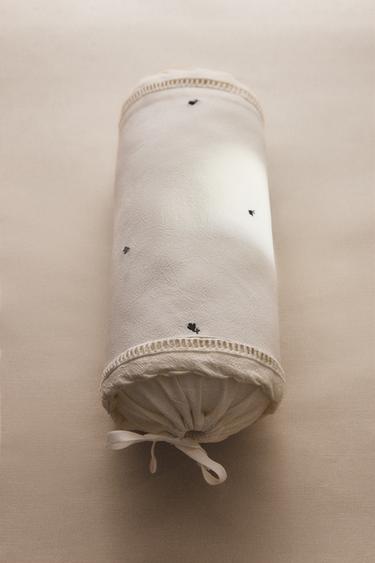 KIDS’ FLORAL BOLSTER - Oyster-white by Zara
