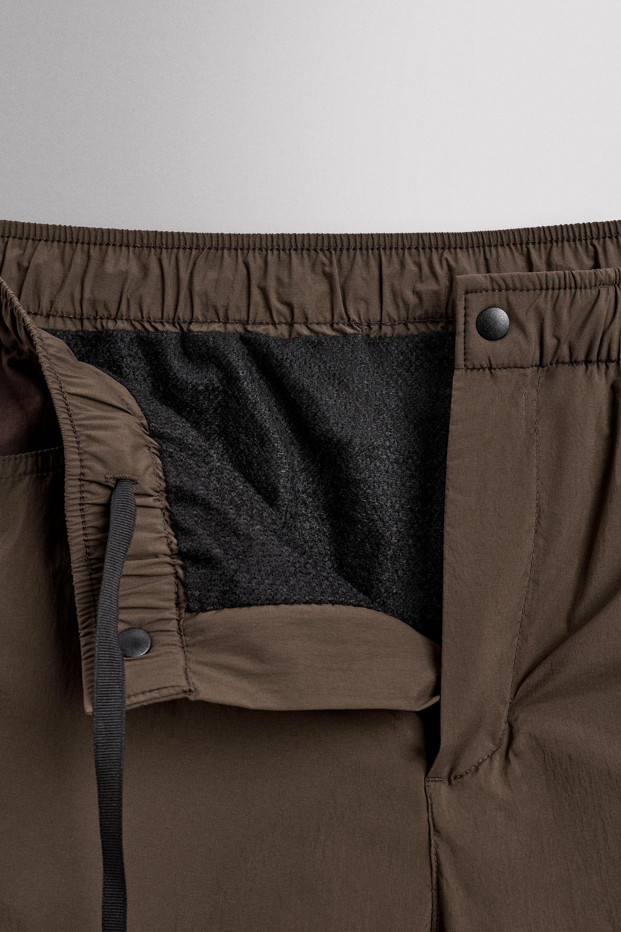CONTRASTING LINING CARGO PANTS