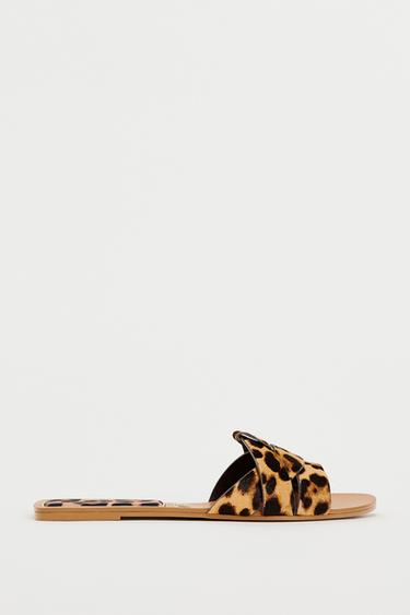ANIMAL PRINT LEATHER FLAT SANDALS - Leopard by Zara
