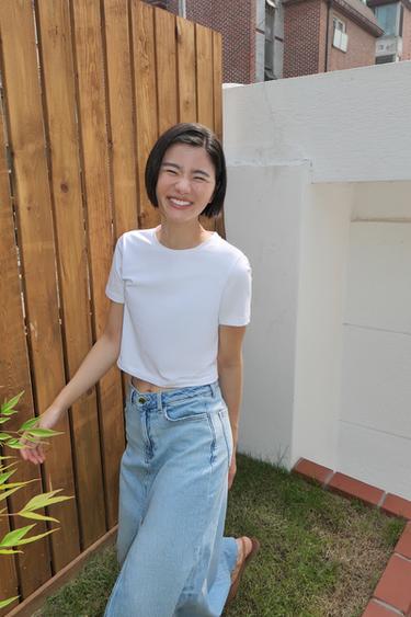 CROPPED STRETCH T-SHIRT - White by Zara