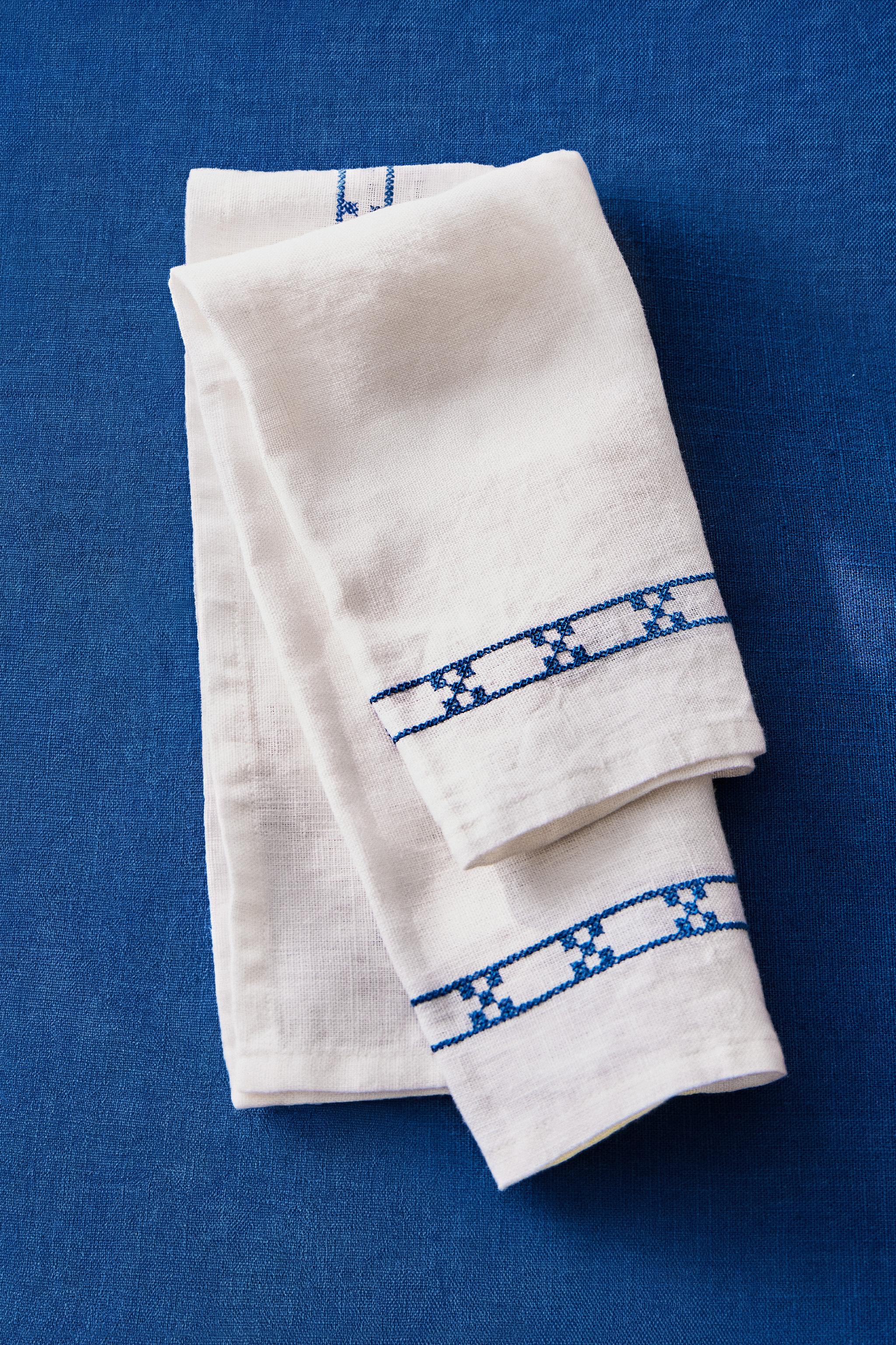 GEOMETRIC EMBROIDERED NAPKINS (PACK OF 2) — White
