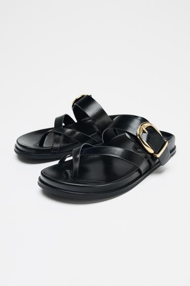 SANDALES PLATES BOUCLE - Noir de Zara - Image 3
