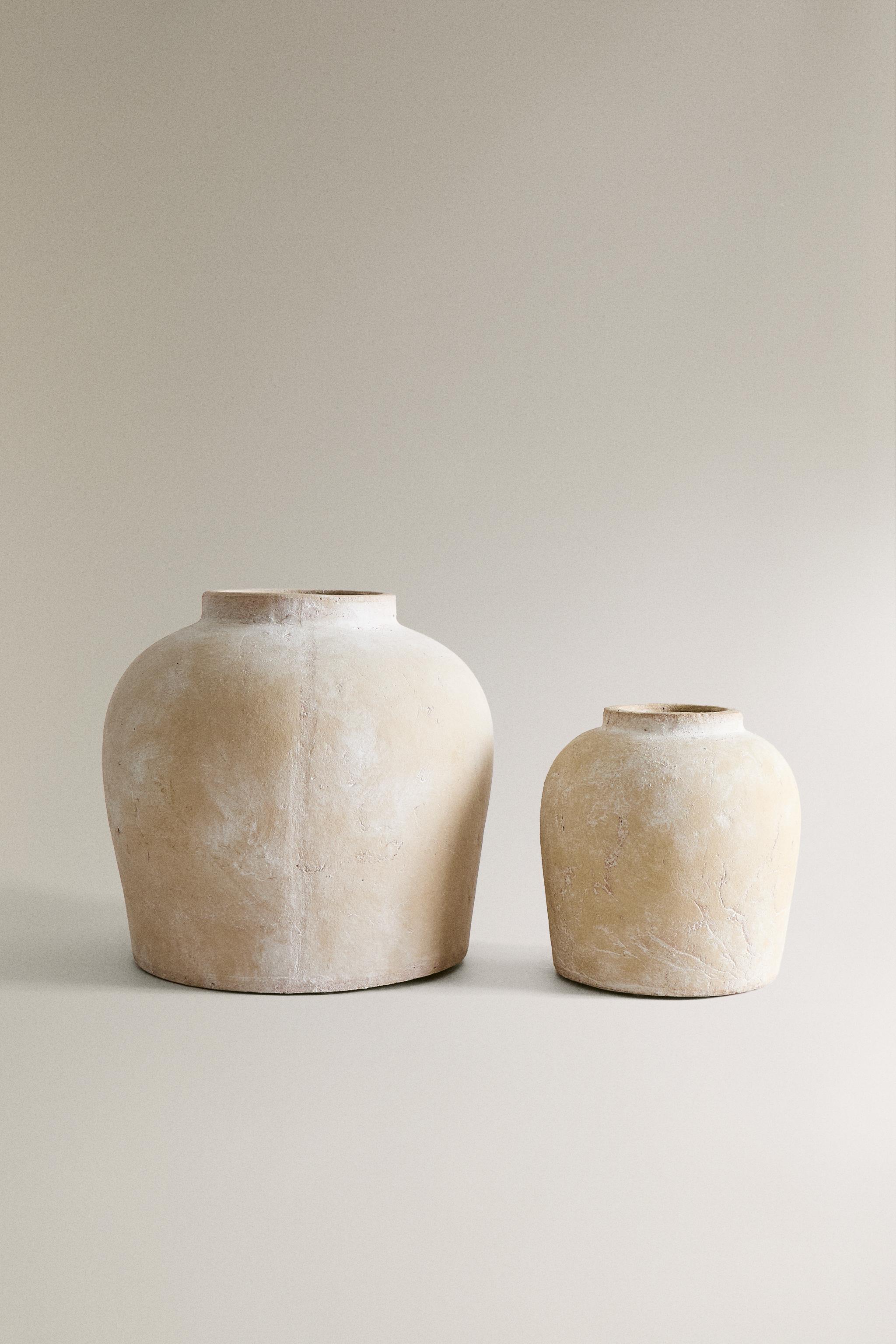 CERAMIC VASE