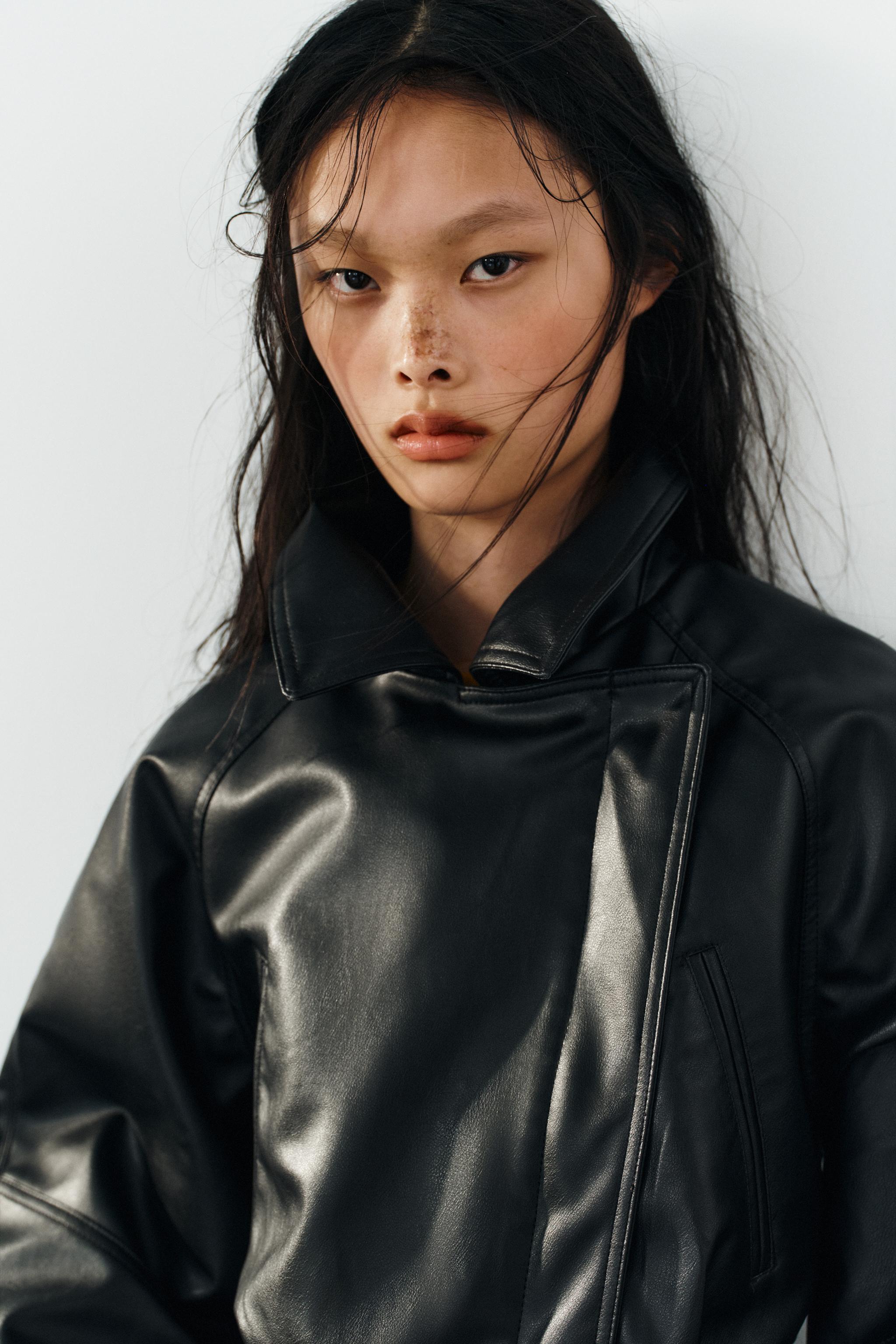 Женские куртки Zara FAUX LEATHER BELTED JACKET — фото 3
