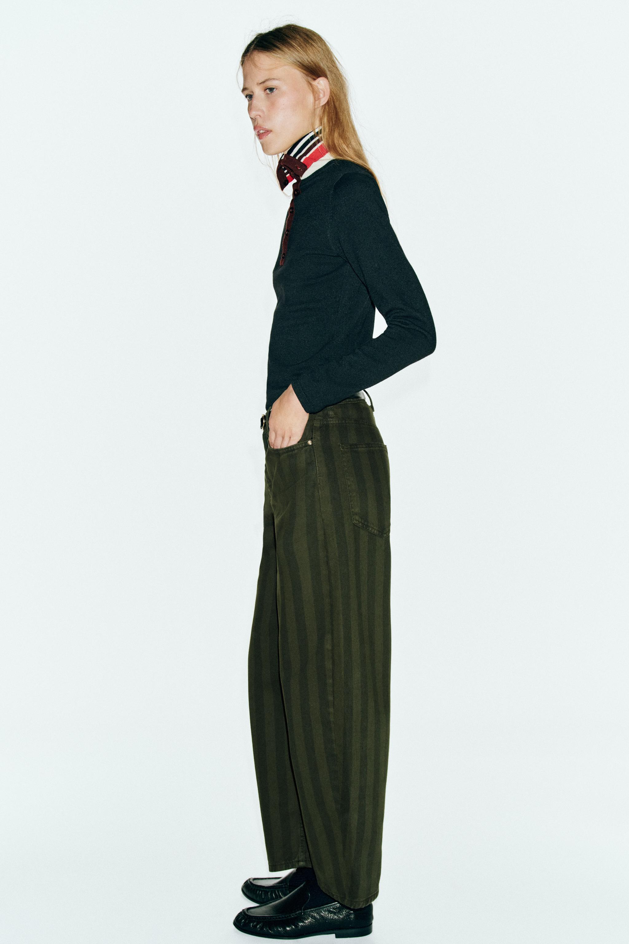 PULL À COL MONTANT RAYURES