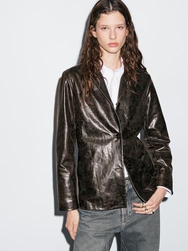Americana piel napa acabado envejecido - Marrón de Zara