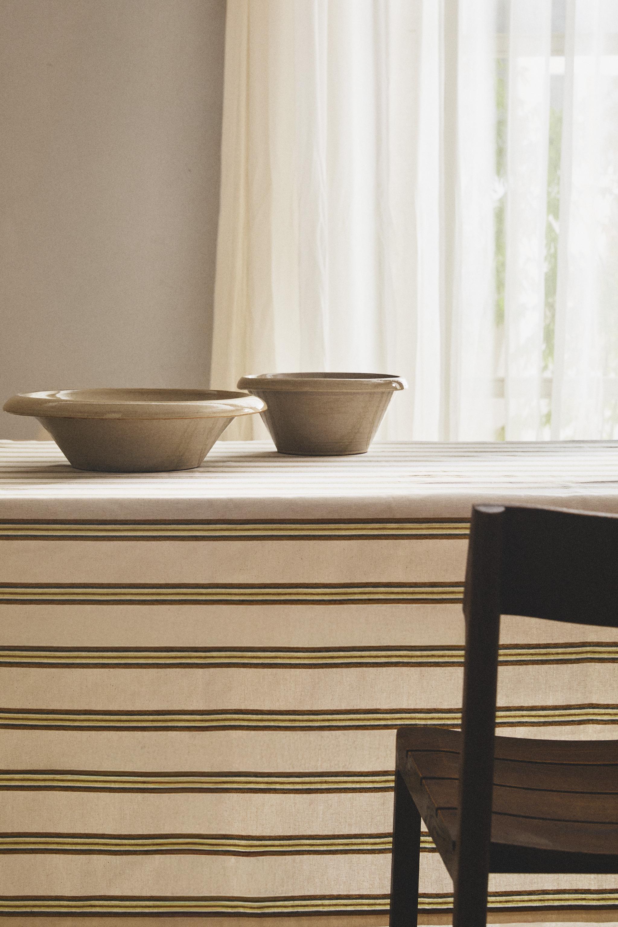 IRREGULAR STRIPED RESIN-COATED TABLECLOTH