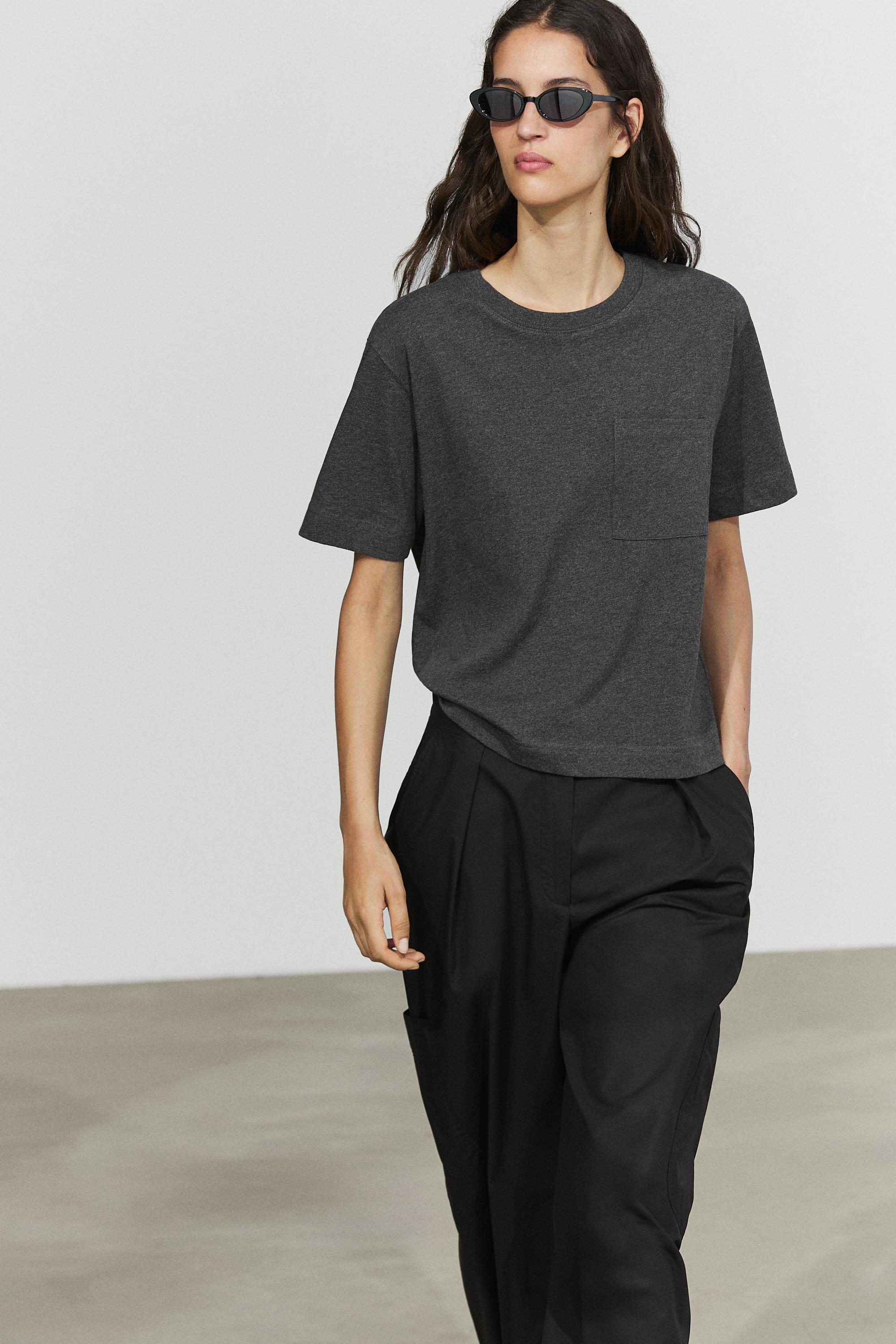 Short sleeve T-shirt with pocket detail