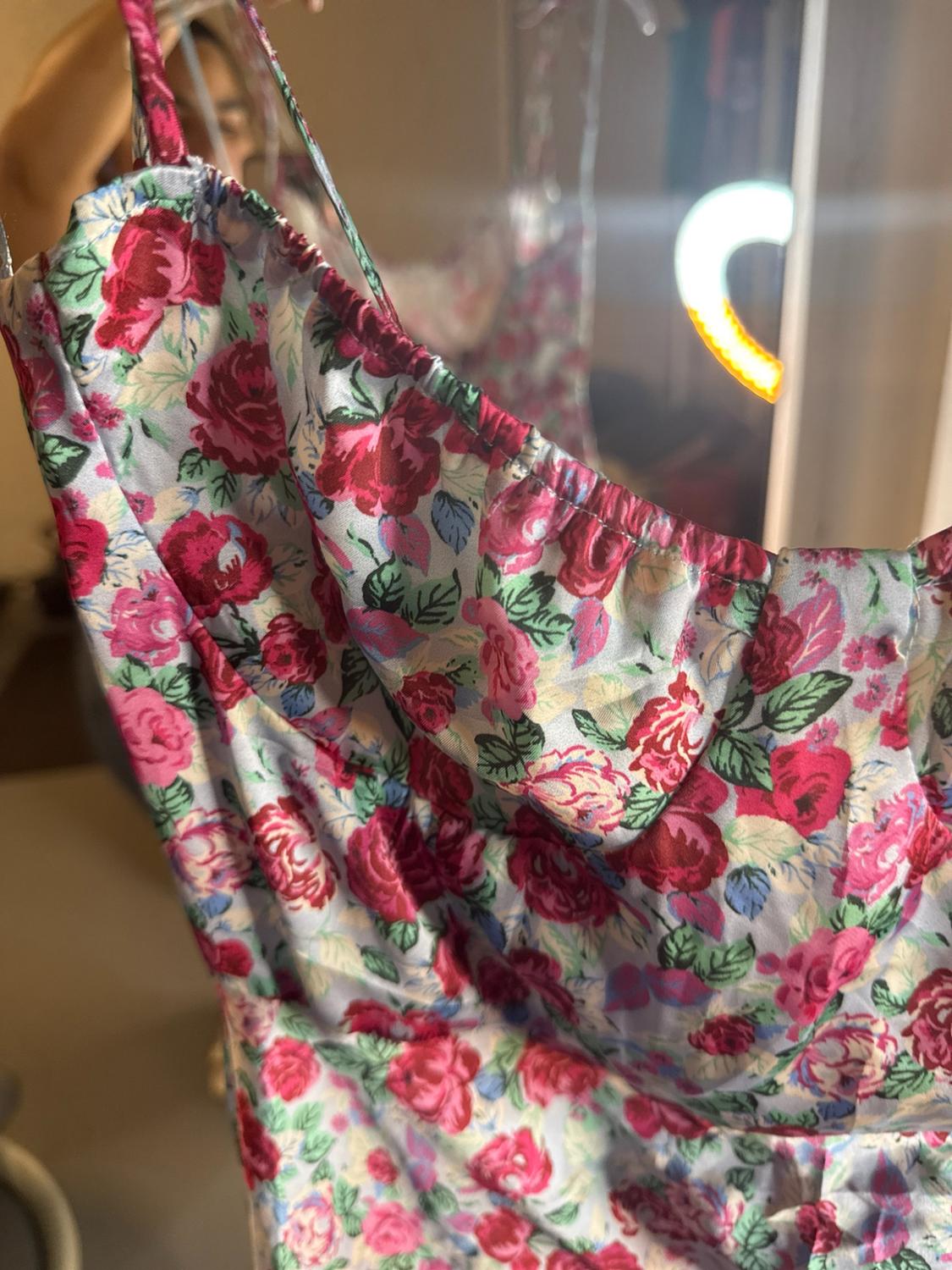 VESTIDO LENCERO ESTAMPADO FLORAL - Image 4