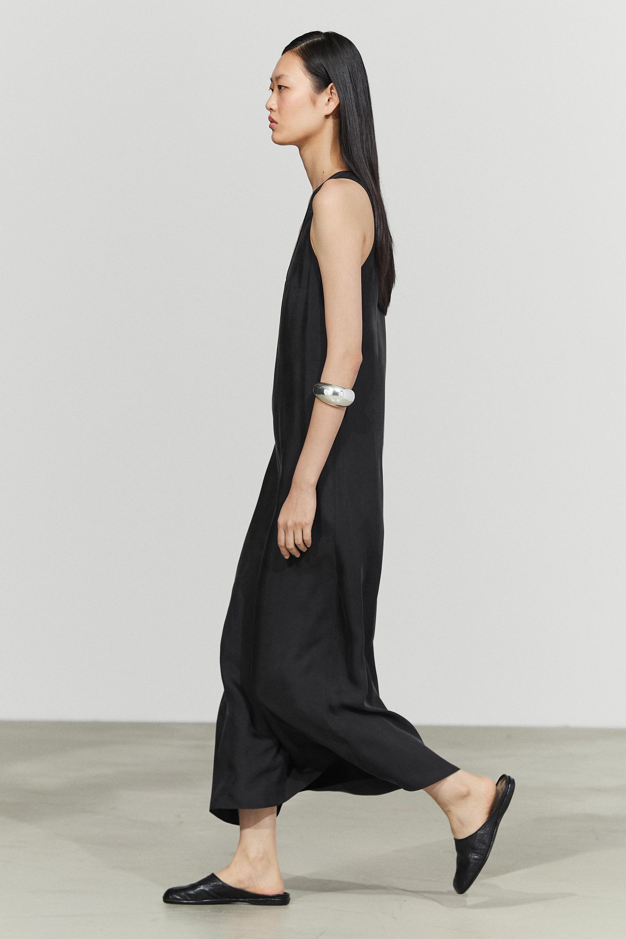 Flowing midi dress with round neckline