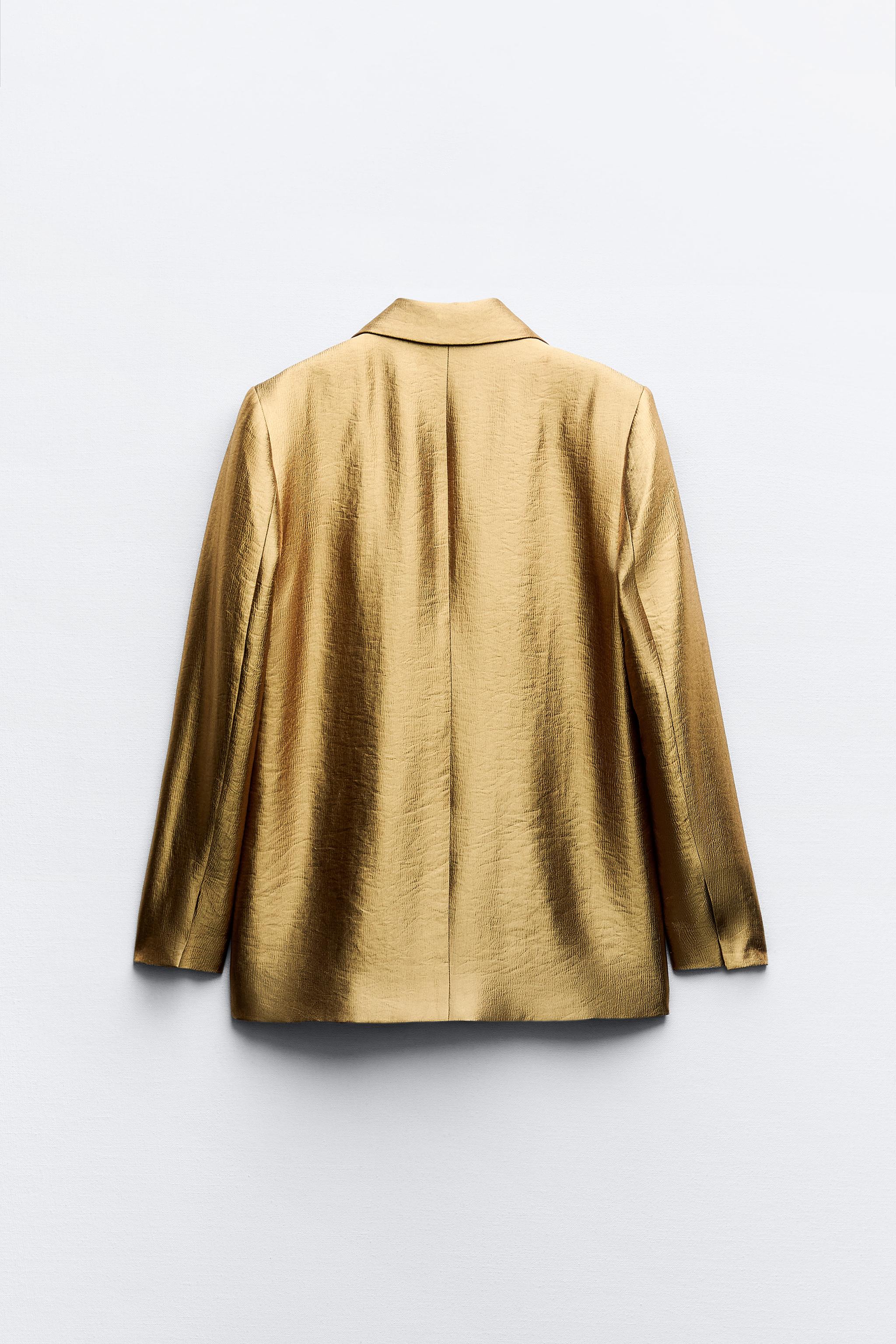 Adiós a los pantalones dorados, Zara confirma que este color también va a  arrasar en las blazers (y tenemos la prueba definitiva)