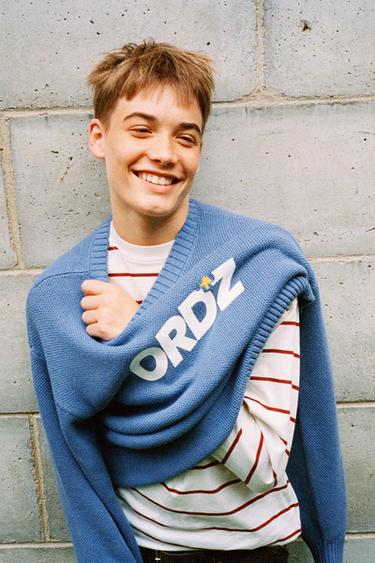 TEXT KNIT SWEATER - Bluish by Zara