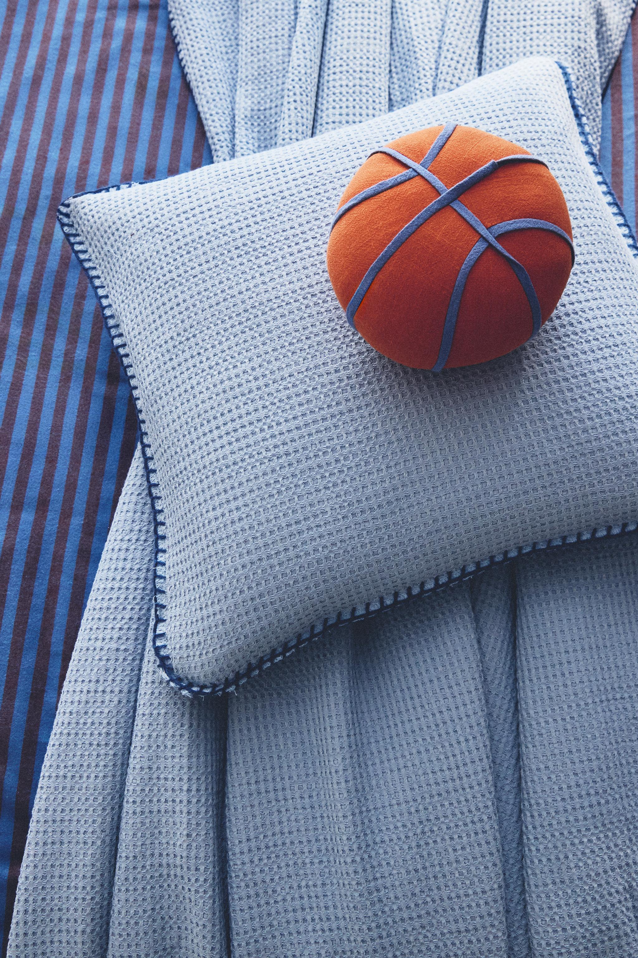Zara KIDS WAFFLE THROW PILLOW COVER — фото 6