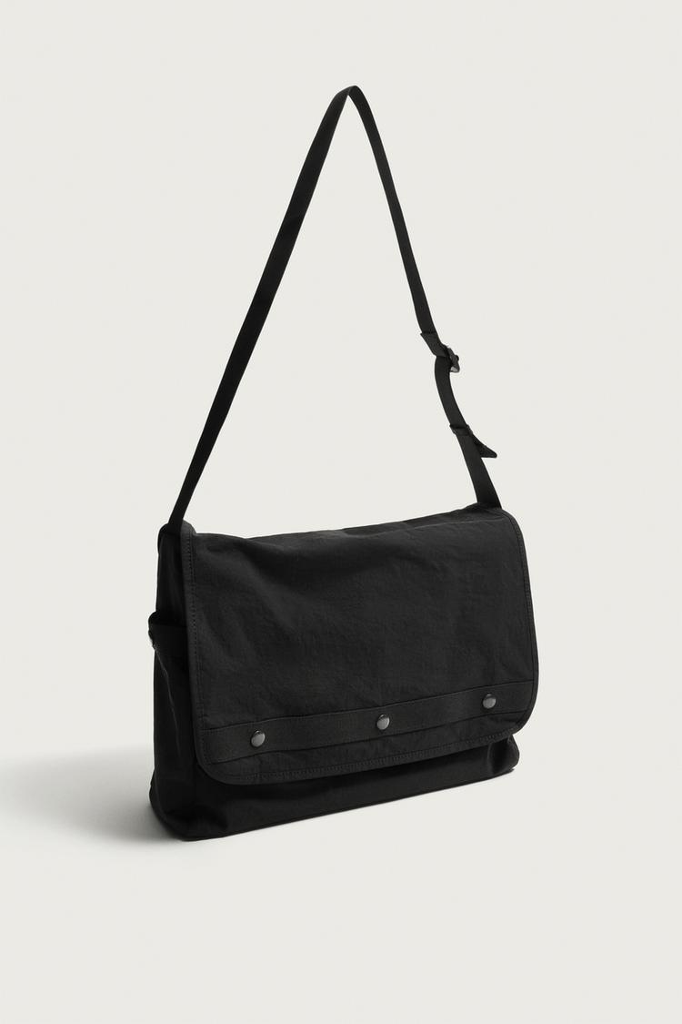 Bolsa cruzada de nylon con solapa 4