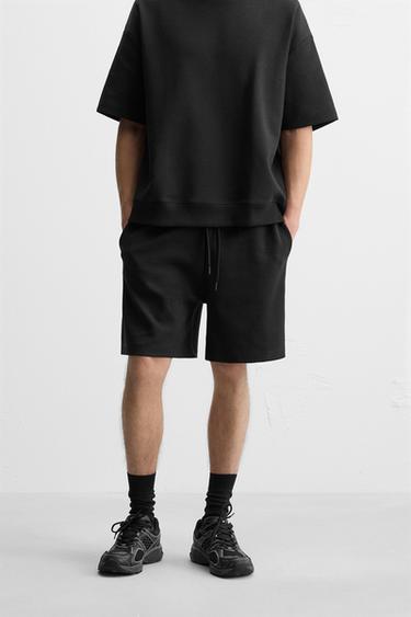 INTERLOCK TEXTURED BERMUDA SHORTS - Black by Zara