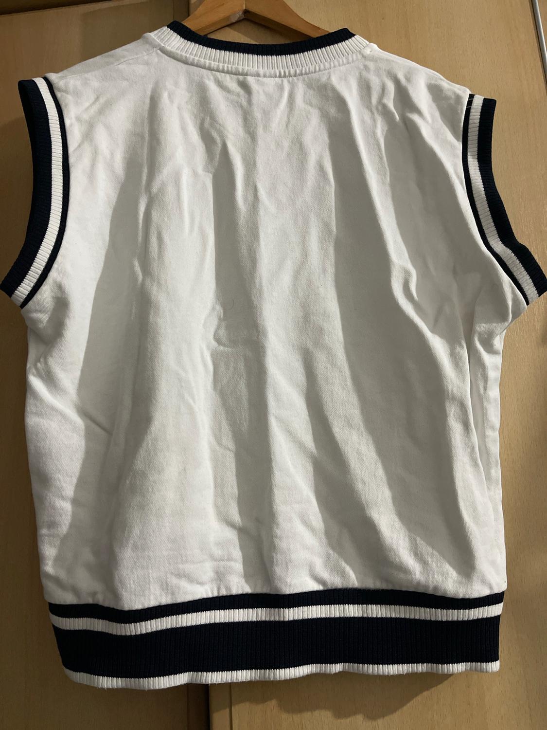 PLUSH VEST WITH SLOGAN - Image 3