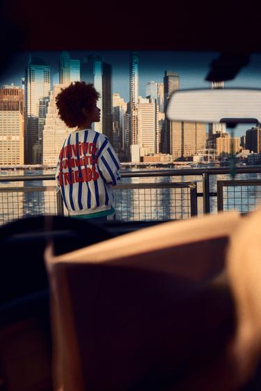 Zara STRIPED SWEATSHIRT WITH RAISED TEXT - Ecru / Blue