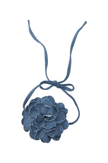 FLOR CUELLO LAZO DENIM