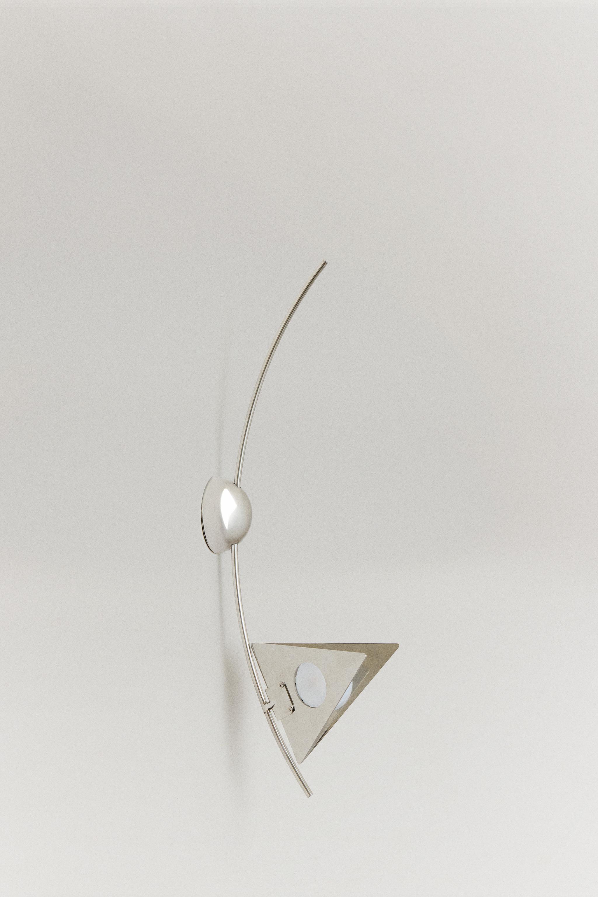 THE ORBIT WALL LAMP