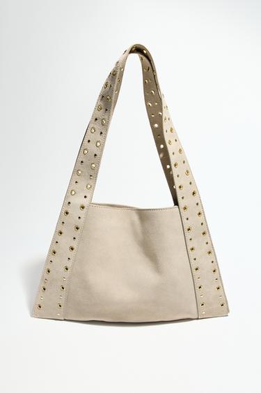 SCHULTERTASCHE MIT NIETEN AUS VELOURSLEDER - SAND/BRAUN von Zara