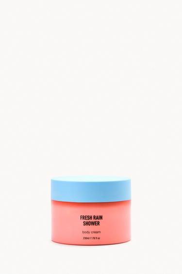FRESH RAIN SHOWER BODY CREAM 230ML (7.78 FL. OZ). - pé tinguidura de Zara