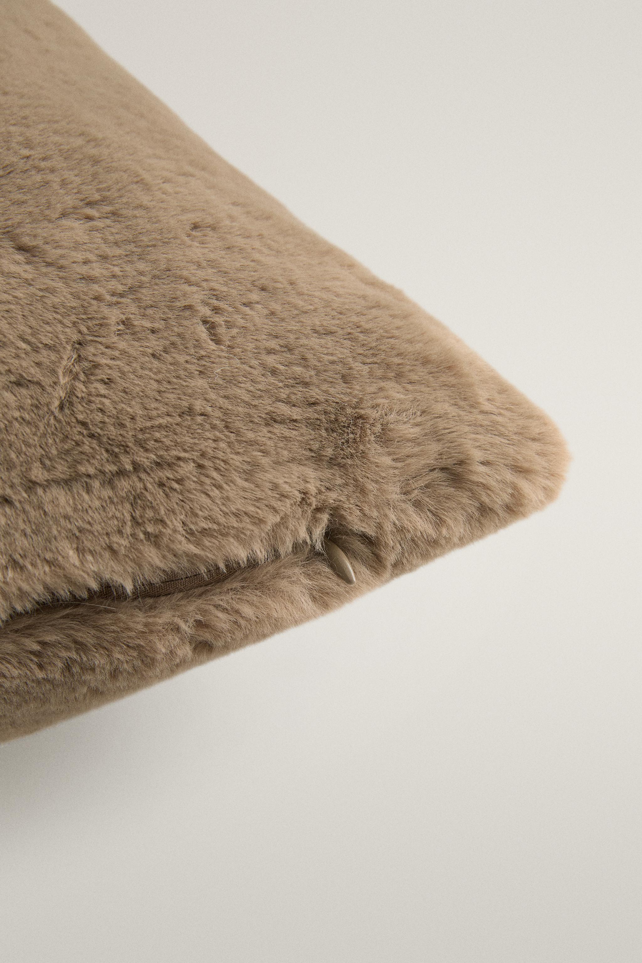 HOUSSE DE COUSSIN FOURRURE RASE UNIE