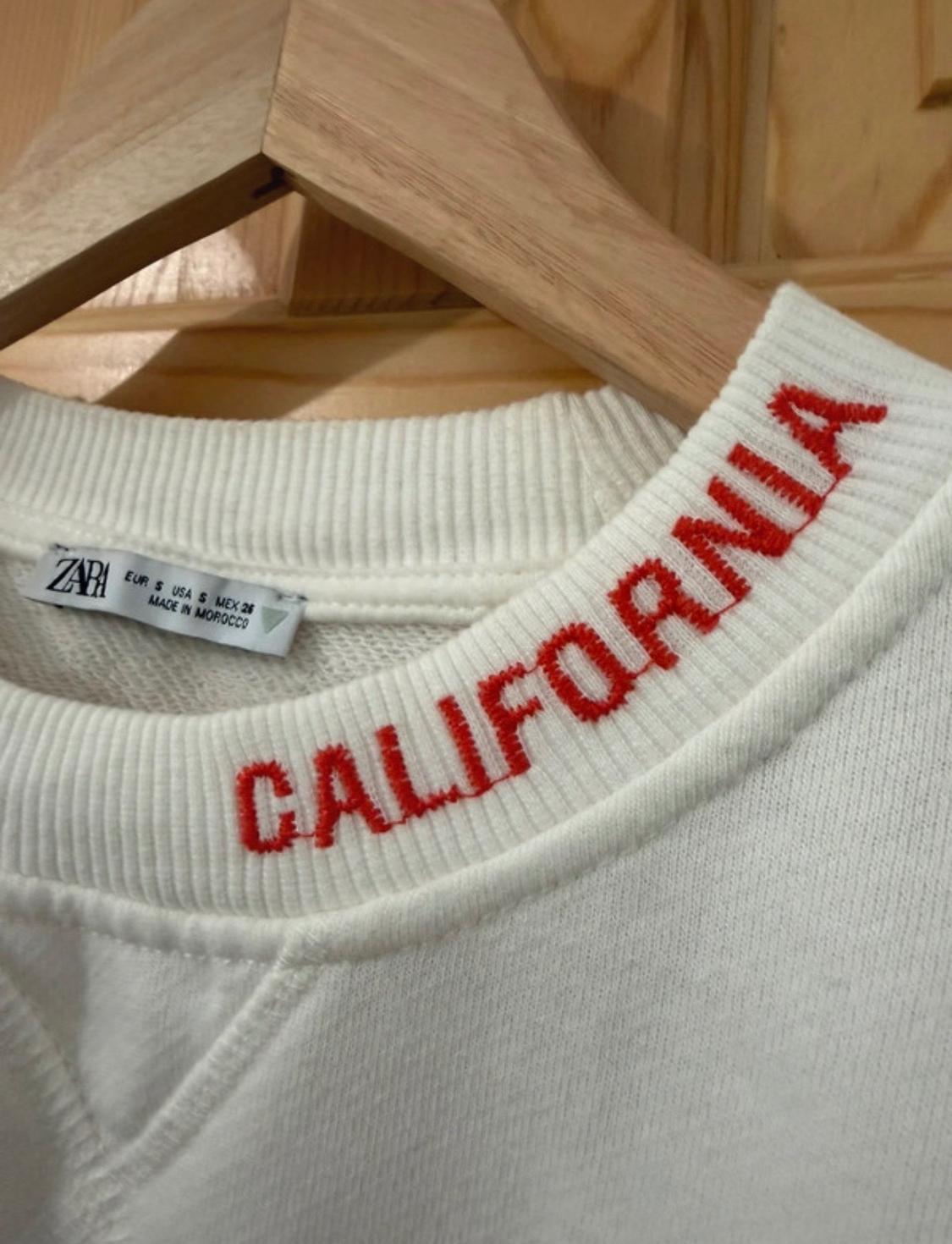 PLUSH VARSITY SWEATSHIRT WITH SLOGAN - Image 3