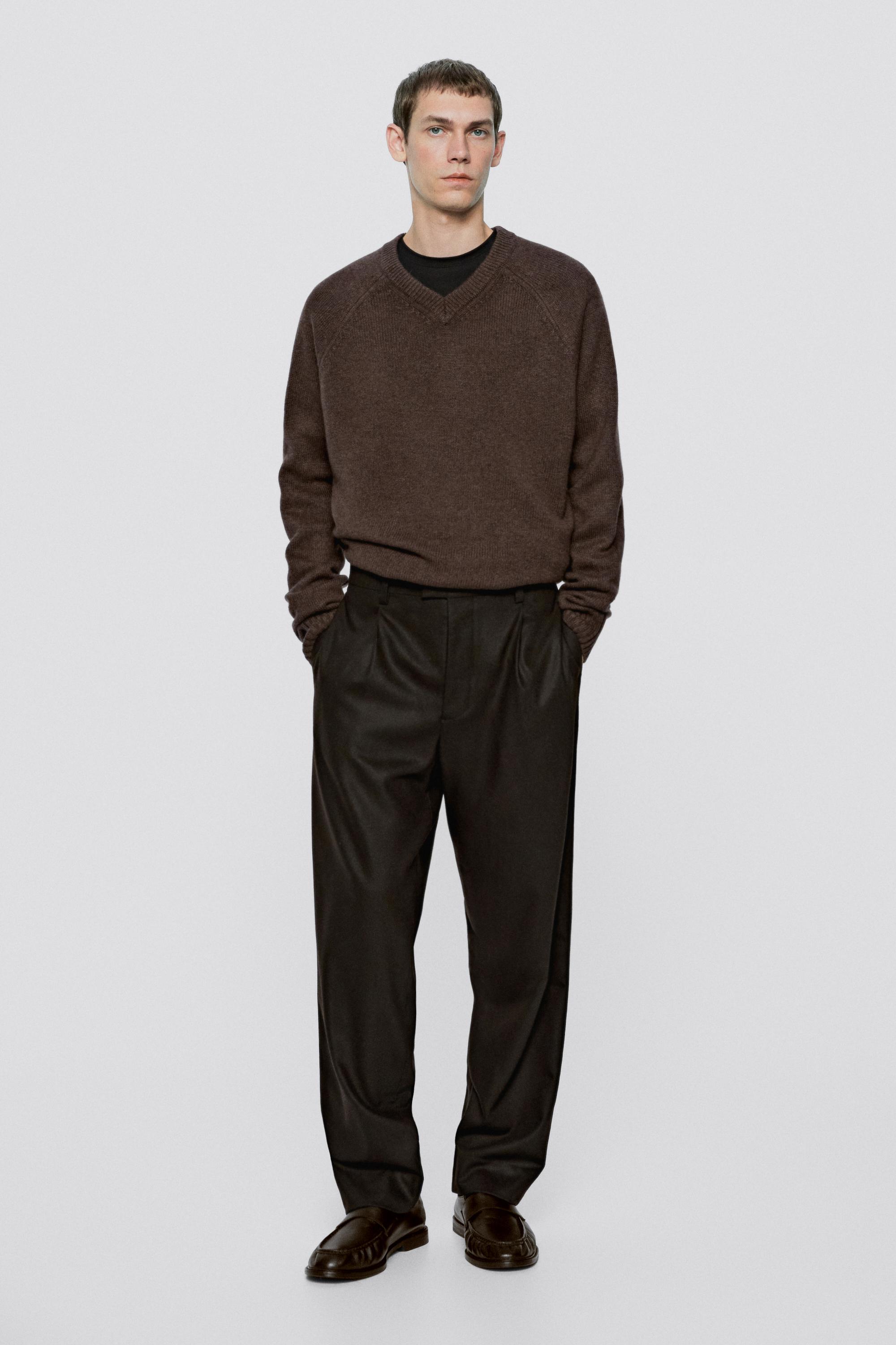 V-neck knit sweater - LIMITED EDITION