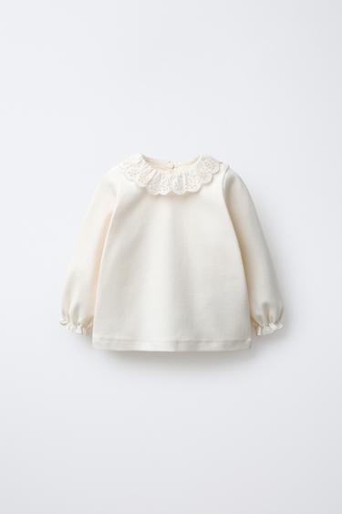 暖か刺繍入りピーターパンカラーTシャツエクリュ0Zaraの暖か刺繍入りピーターパンカラーTシャツ - エクリュ - 画像 0