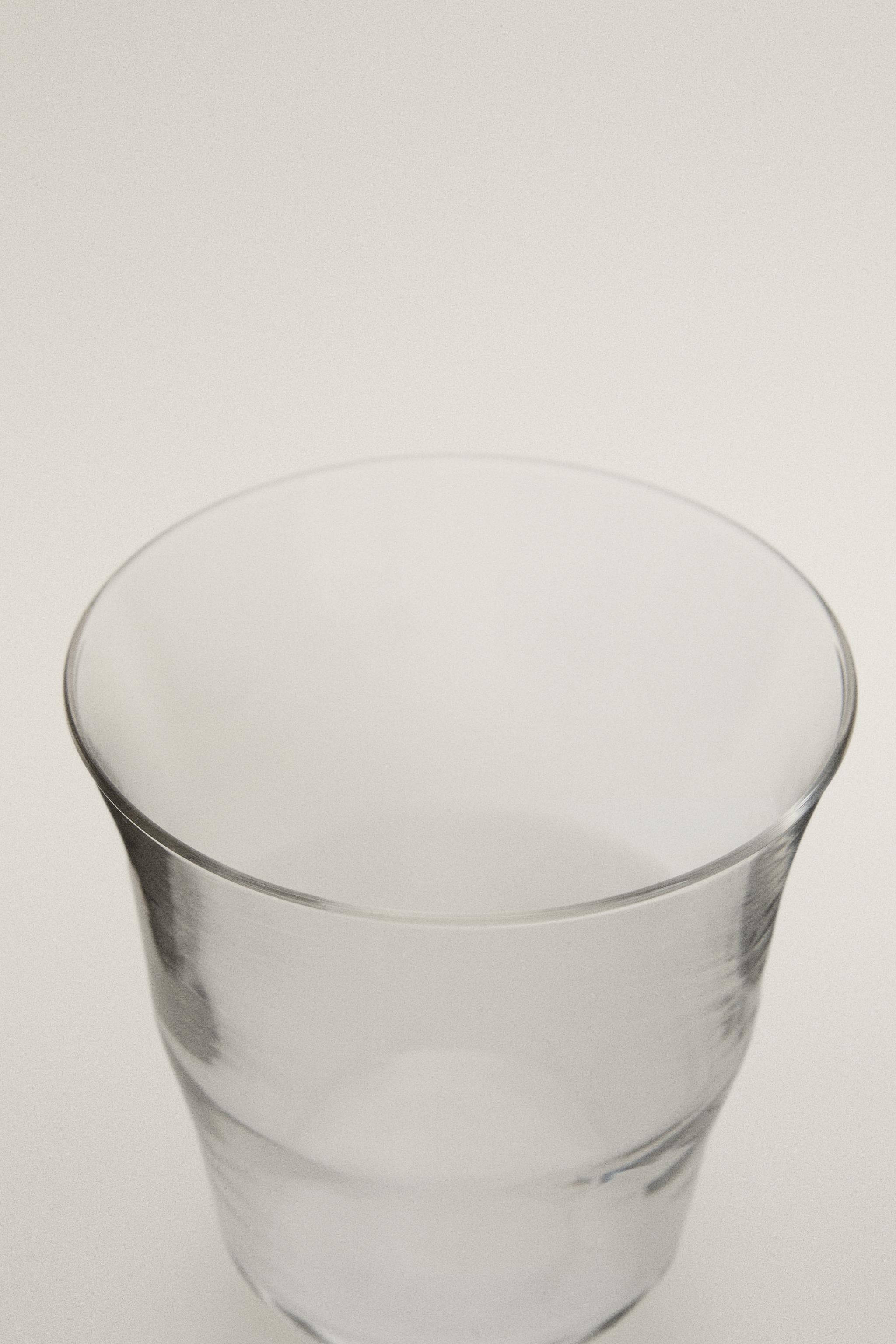 SMALL GLASS TUMBLER