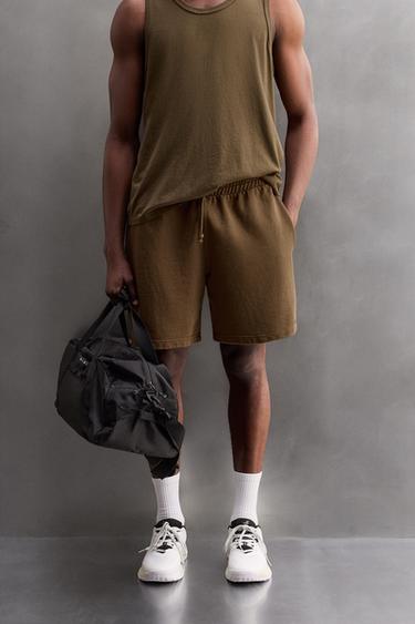 Zara JOGGER SHORTS - Olive green