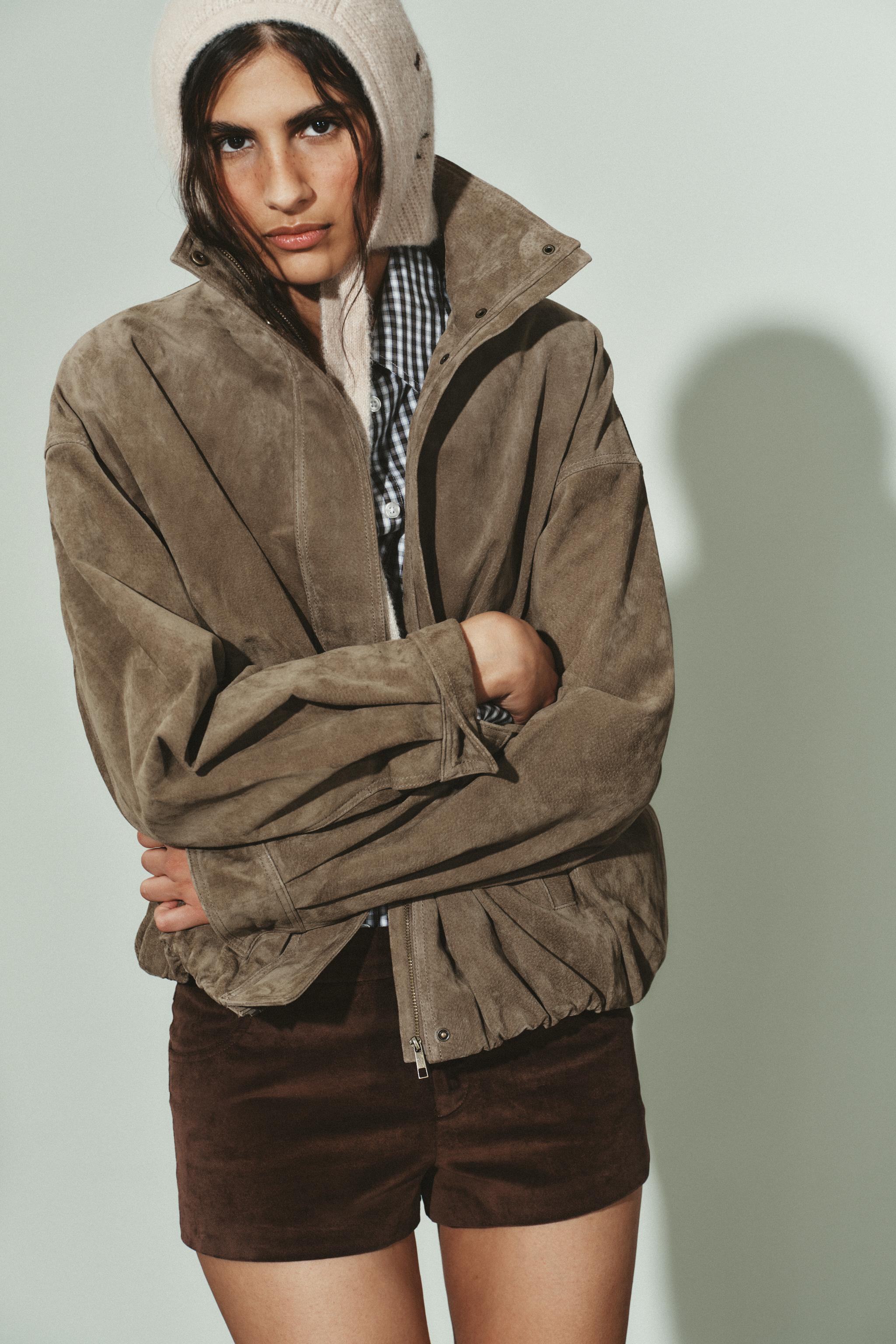 EMBROIDERED KNIT HOOD