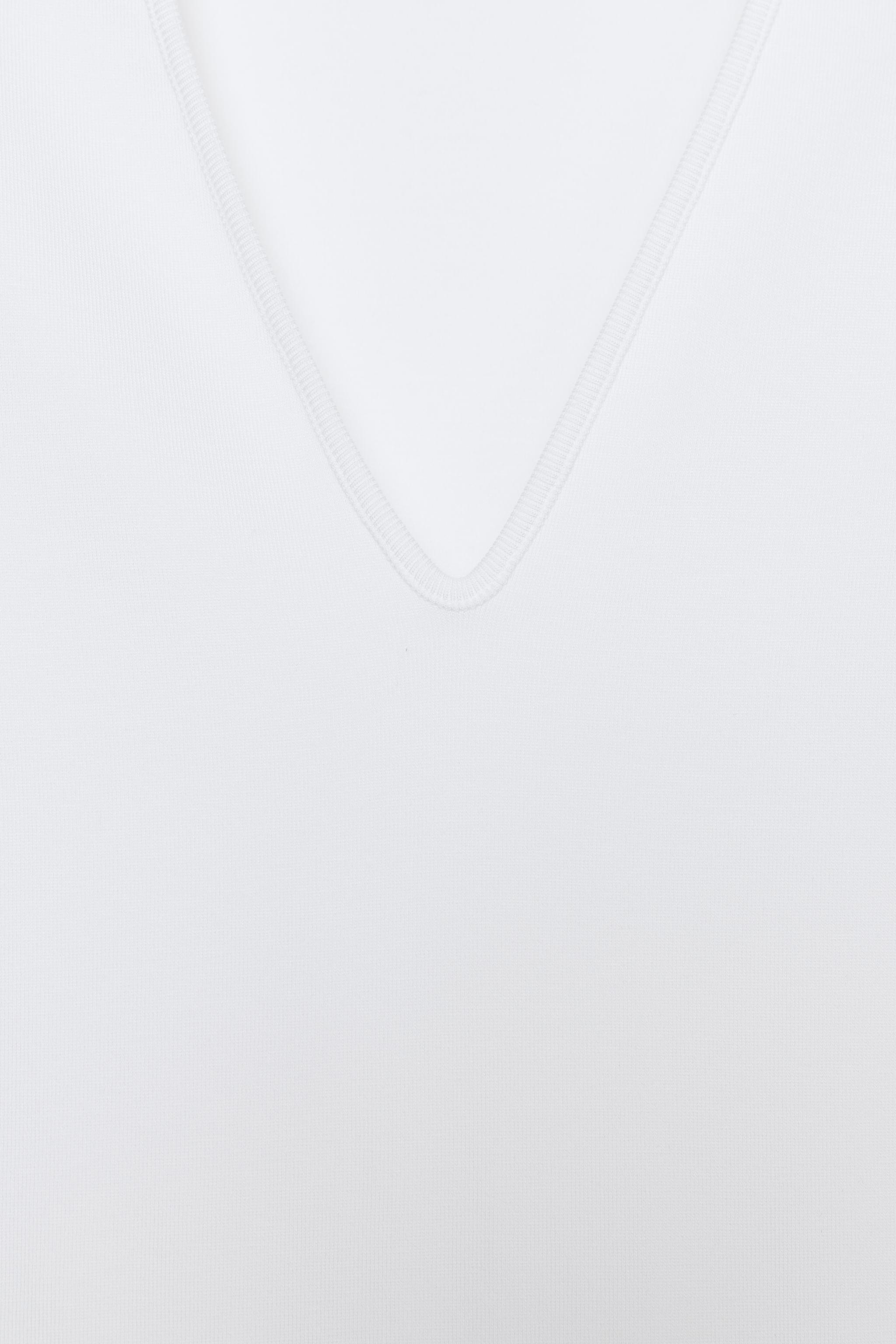 SHORT V-NECK DRESS