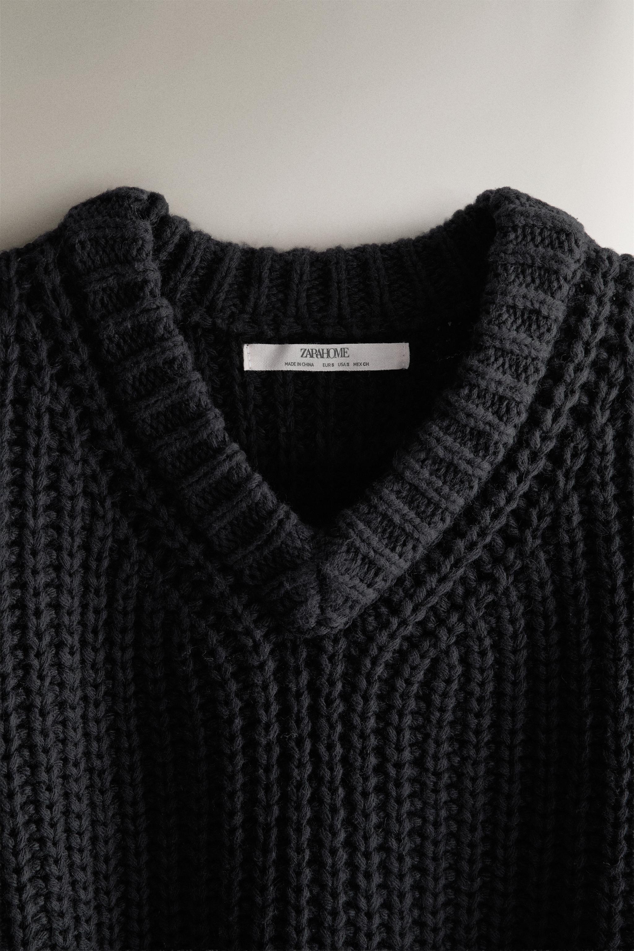 KNIT VEST — Dark gray