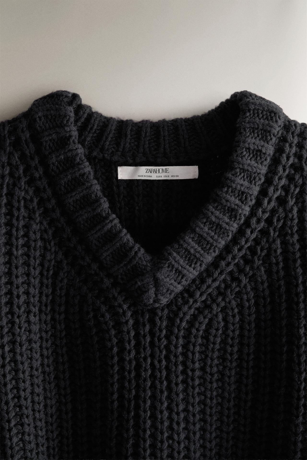 KNIT VEST — Dark gray