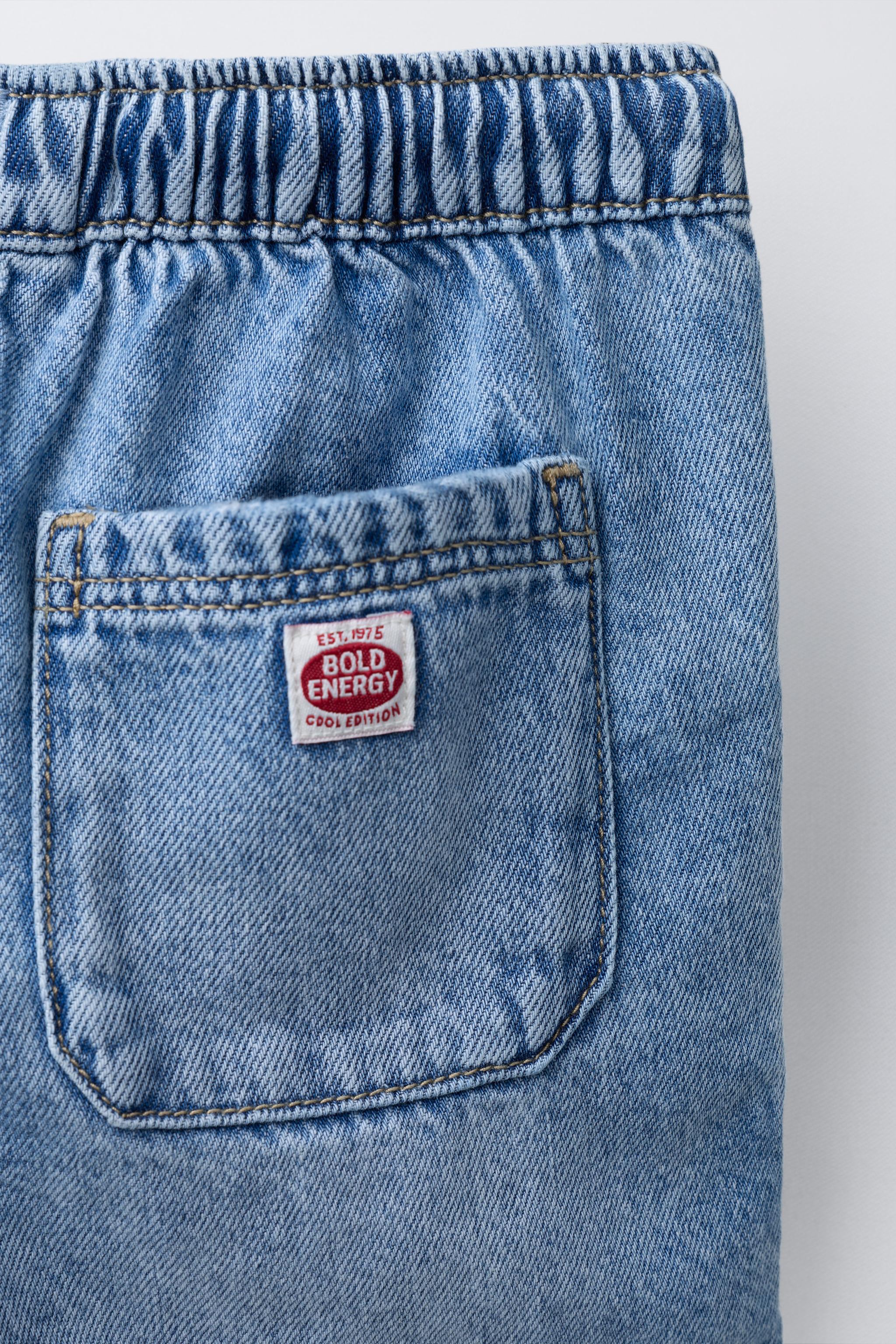 DENIM SHORTS WITH LABEL