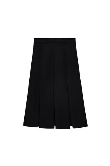 SKIRT WITH SLIT DETAIL
